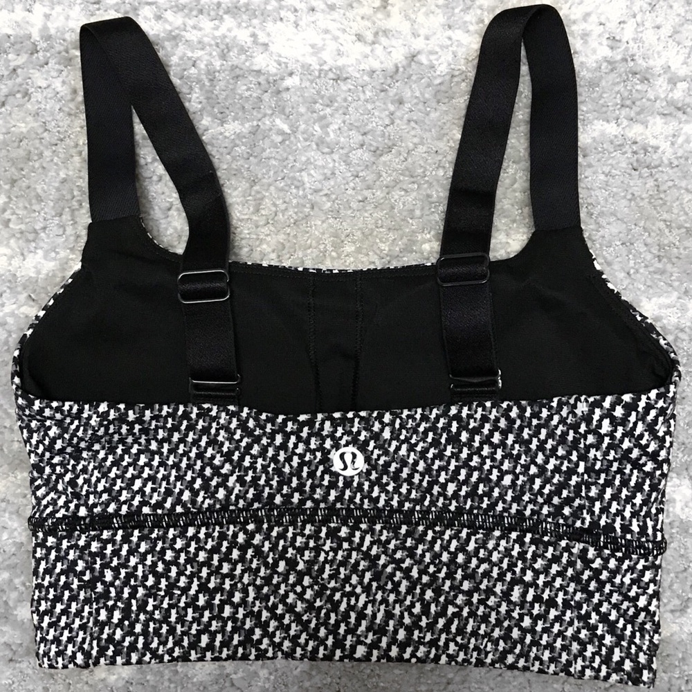 Lululemon sports bra size 2 - Picture 2 of 4